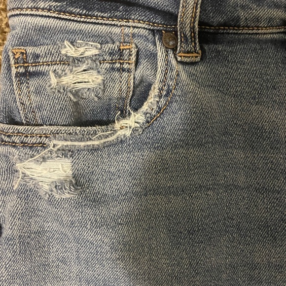 Light wash stretchy straight jean - Picture 3 of 3